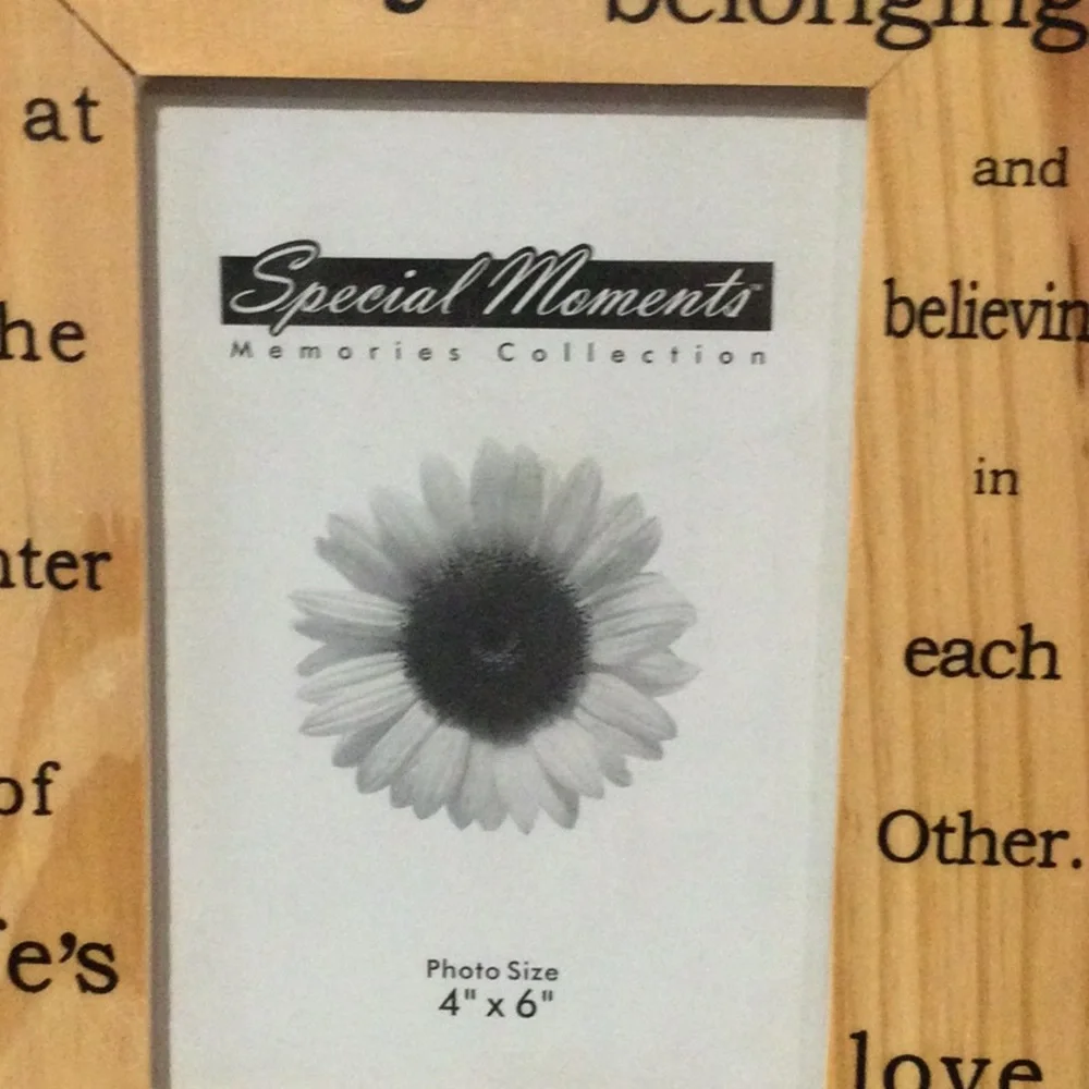 Special Moments Memories Collection FAMILY Photo Frame NWOT